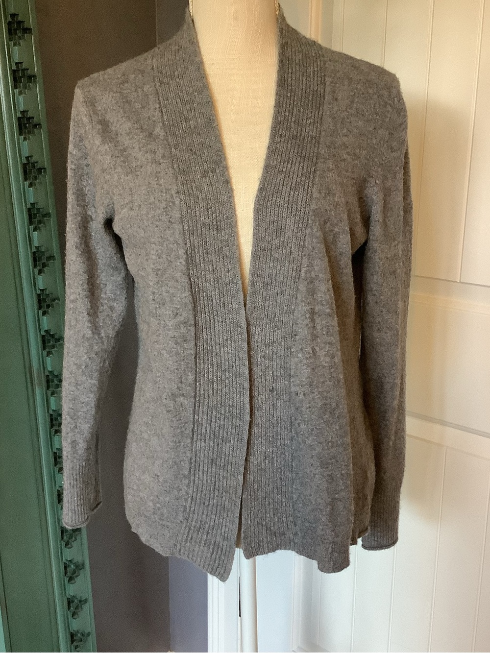 Banana Republic Light Gray Open-Front Knit Cardigan